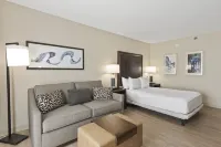 DoubleTree by Hilton Hotel Columbus Отели рядом с достопримечательностью «Columbus State University Department of Theater»