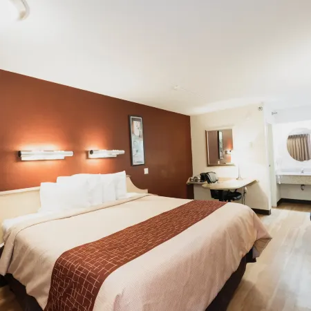 Red Roof Inn Cincinnati - Sharonville
