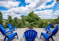 6 Bedroom home, private pool, person Hot tub, Waterfront Views, and more!😍