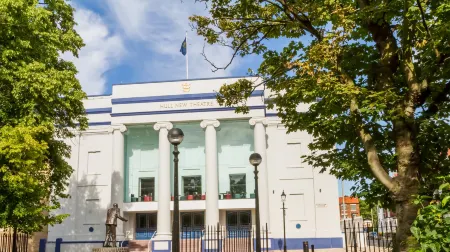 Kingston Theatre Hotel Отели рядом с достопримечательностью «Университет Халл»