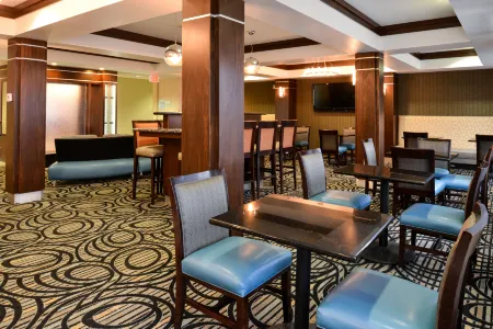 Holiday Inn Express & Suites Greenfield