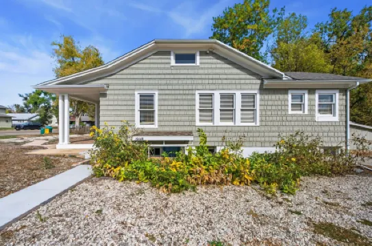 Inviting Bungalow Next to Unc - Free Cruiser Bikes!
