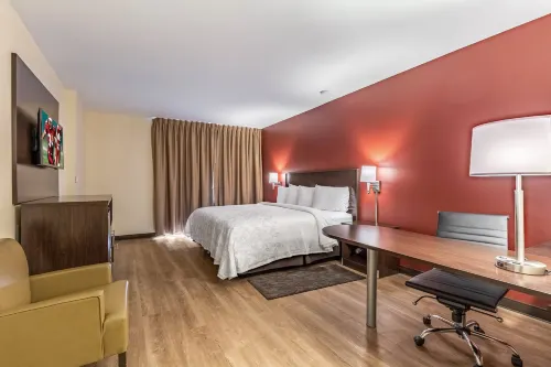 Red Roof Plus+ & Suites Houston - IAH Airport SW - 2 Sao