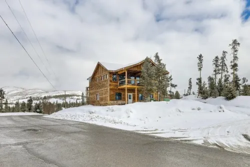 Luxe Cabin w/Hot Tub & Mtn Views