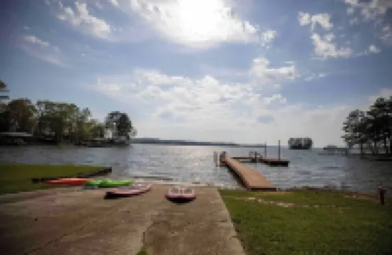 6000 SF Lakehouse with Hot Tub Games Dock and Ramp