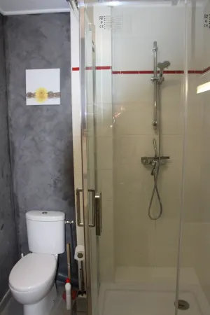 F1 facing SEA Отели в г. Палава-Ле-Фло