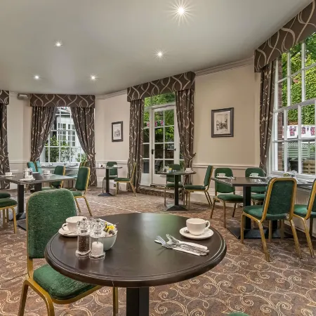 Mercure Salisbury White Hart Hotel & Apartments