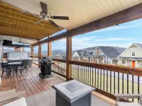 The Rock at Branson Cove 5 BDR on Table Rock! Hotels in Ridgedale