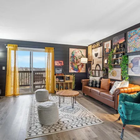 Marilyns Modern Hideaway A One-of-a-kind Find!