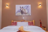 Lux Suites Enkarsis Bungalow Kisaju Hotels in Central