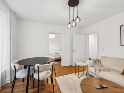 Modern 2 Bdr-flat top Location