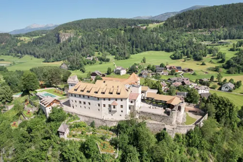Castel Badia Hotels in Chienes
