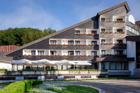 Terme Olimia - Hotel Breza Отели рядом со станцией Podcetrtek Station