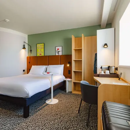 Ibis Rennes Centre Gare Sud