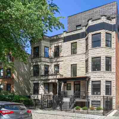 Wrigleyville 4Br • 1-Min Walk to Wrigley Field & Cta • Garage • Sleeps 8 Hotel Exterior