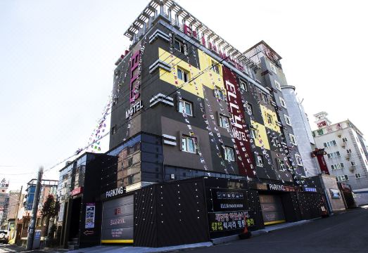 포항 문덕 엘리 객실