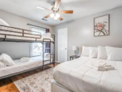 Crimson Creek Stayhouse Hotels in Cordova