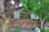 Fully Renovated 2 Bedroom in Arrowhead Village! Condo - parking