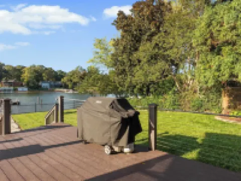 Dock, Hot Tub & Kayaks on Lake Norman Lakeside Gem by Avantstay Hotels in Westport