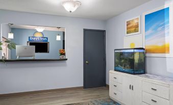 Days Inn by Wyndham Jamestown