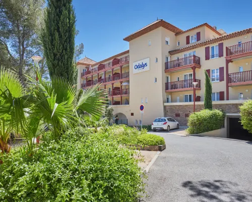 Résidence Odalys Collection les Canisson 濱海卡瓦萊爾酒店