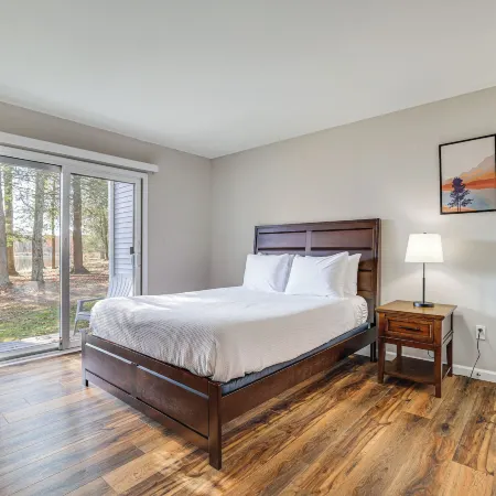 Steps to Lake Tanglwood: Tranquil Wooded Retreat