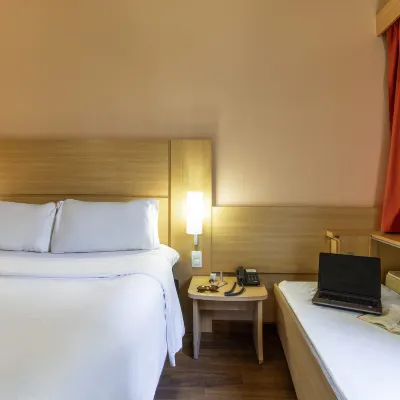 Ibis Sao Paulo Morumbi Hotels near EZ Towers