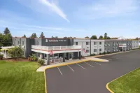 Harbor Town Inn - parking