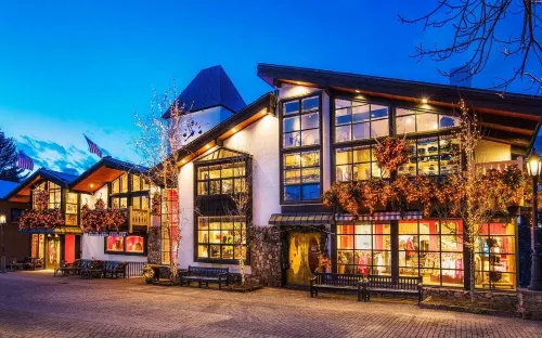 Best PENTHOUSE in Vail Village - FREE Breakfast & Parking