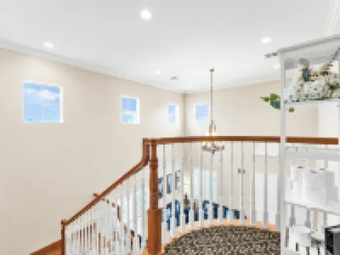 Convenient Located Warming Large 4 Bedroom 3 Bath Home Near DTLA over 2,100 SF Hoteles en El Monte