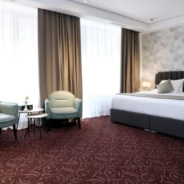 Best Western Plus Paradise Hotel Dilijan Отели рядом с достопримечательностью «Монастырь Севанаванк»