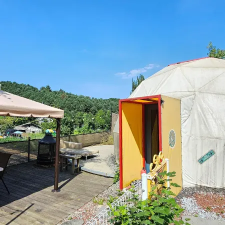 Gapyeong Glamping Sagmakkeut Village Отели рядом с достопримечательностью «Астрономическая обсерватория «Космопия»»