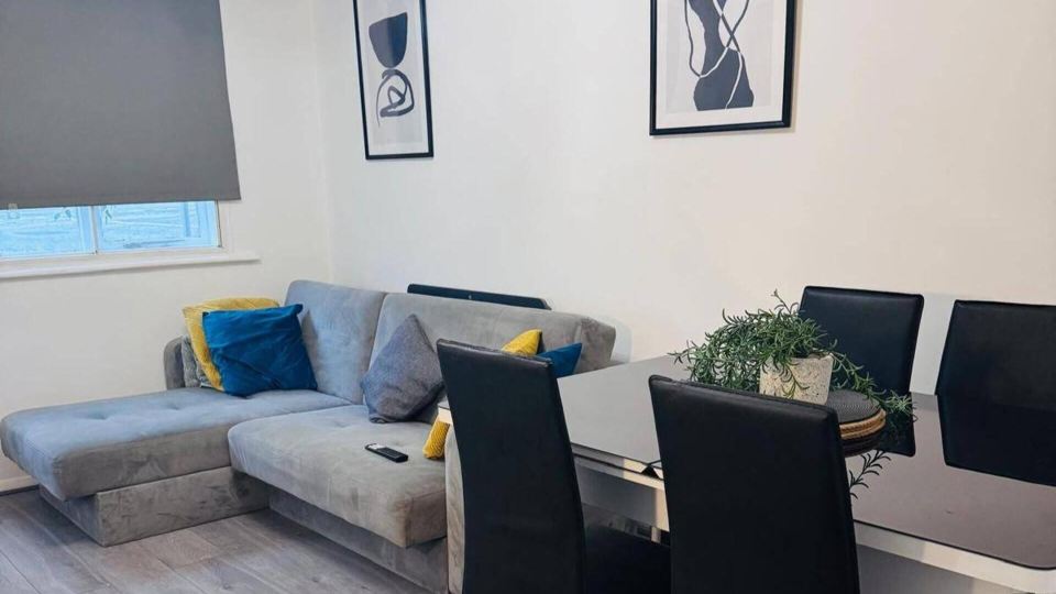 Oakley Retreat in Grays