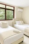 HOTEL LADYMAR