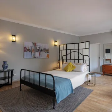 MàHouse GuestHouse Отели рядом с достопримечательностью «Edificio Atlantis»