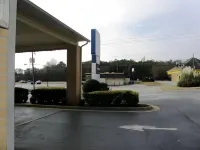 Rodeway Inn Hotels in Riverdale