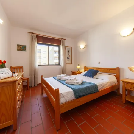 N 03 - Bedroom 3 in Amaro Sight Guesthouse Отели рядом с достопримечательностью «Пляж Луш»