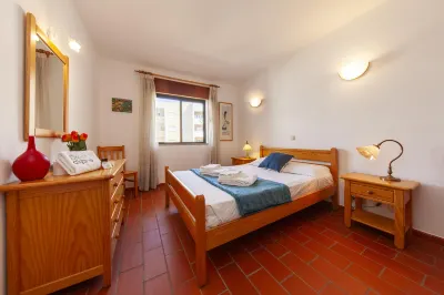 N 03 - Bedroom 3 in Amaro Sight Guesthouse Hotel berhampiran Pantai Luz