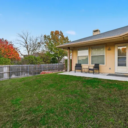 Lux Cozy 5B2B Home for Families