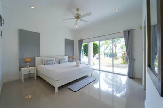 รูปภาพของHua Hin Pool Villa with 4 Bedrooms (L50)