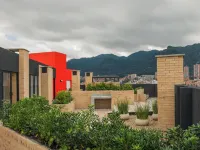 C60 Rentals Hotels near Campin