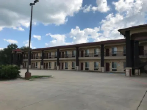 Executive Inn and Suites