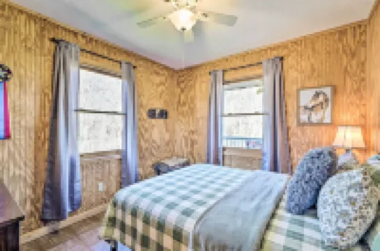 Cabin w/ Fire Pit: 7 Mi to Downtown Morganton!