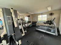 Spacious 3 bedroom apartment with sea view short drive to ferry station.