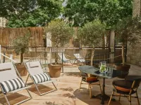 Met Pamplona Hotels near Tramontana