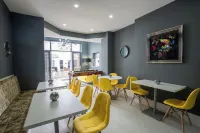 Cherish Lewis Hotel Blackpool- 2 Min to Beach- Smart Lock- Fast WiFi