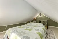 Killingly Barnyard Studio in Wine Country! Hotels in 