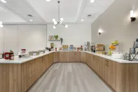 Best Western Plus Burnaby Hotel - breakfast