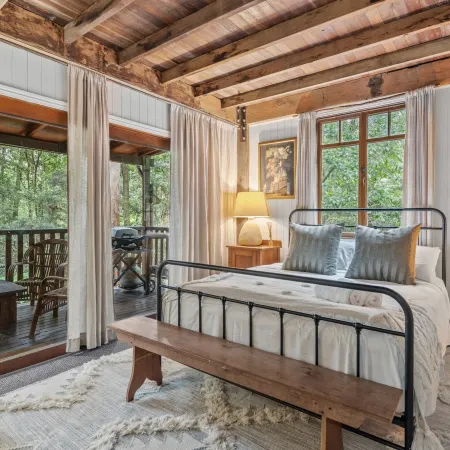 Rustic 3-bed Retreat in Springbrook Отели в г. Спрингбрук