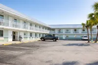 Destin Inn & Suites - parking